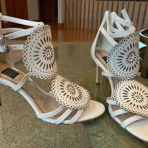 WHITE HOUSE BLACK MARKET